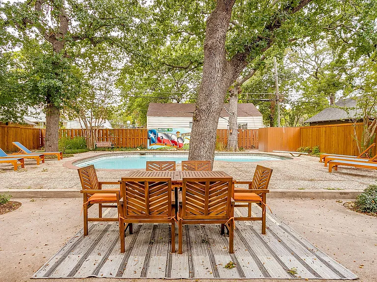1505 N Riverside Dr — Photo 23