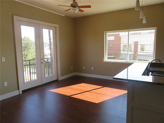 2nd image of 928 Travis Ave APT 201