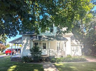 127 Park St, Walworth, WI 53184