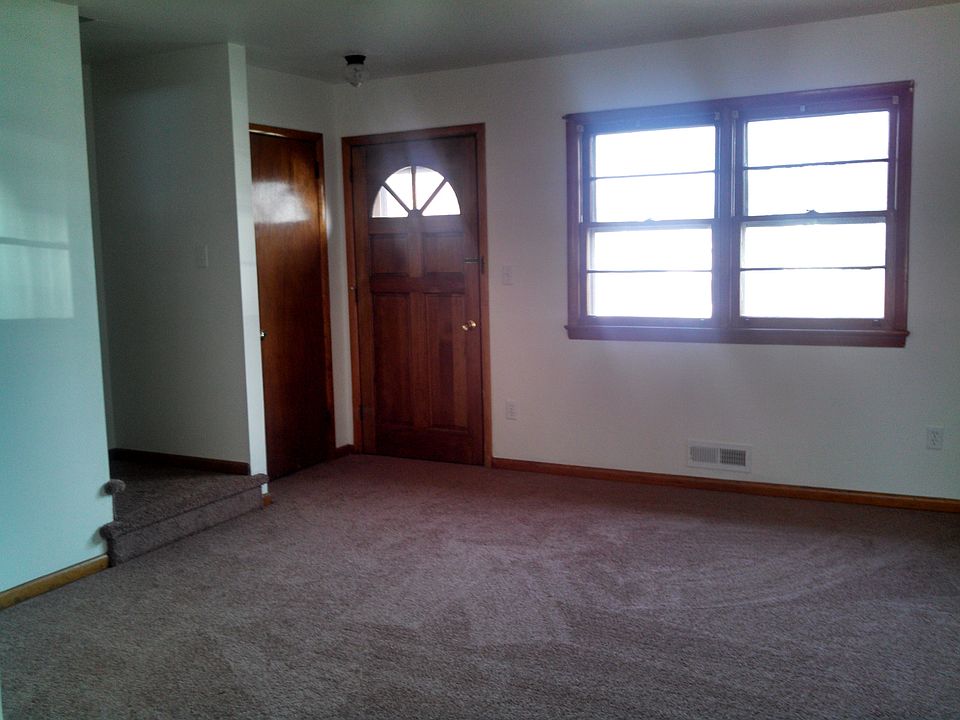 new wall-to-wall carpeting