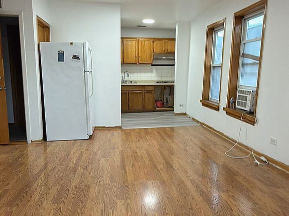5th image of 2869 S Quinn St #2
