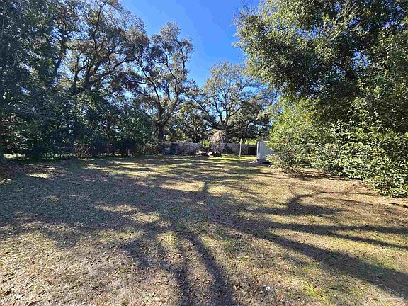 3rd image of 612 Pelham Rd