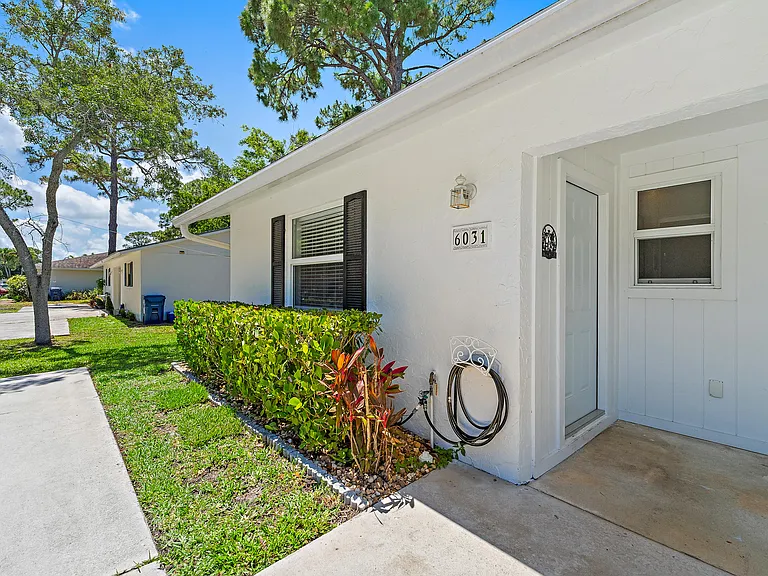 6029 Eberts St — Photo 3