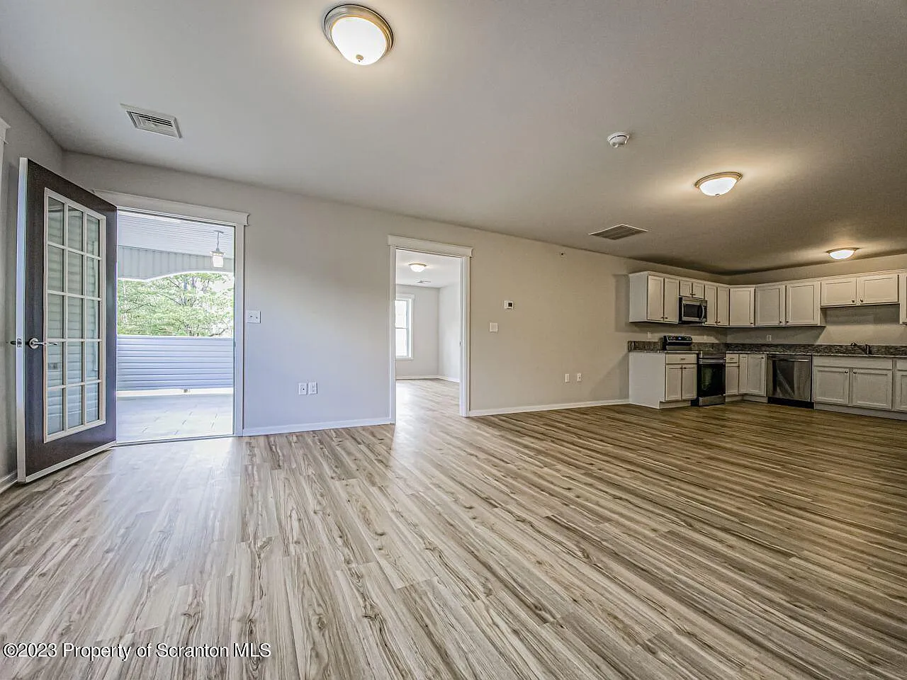 2 bed, 2.0 bath, 1194 sqft, $2,600 — Photo 4