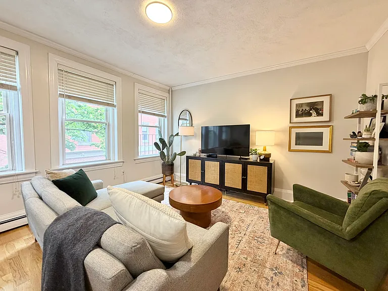 33 Charter St #2 — Photo 2