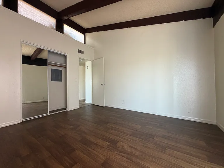 3205 E Earll Dr #8 — Photo 5