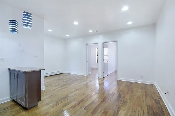 Rented by Blue Egg Realty Corp | media 10