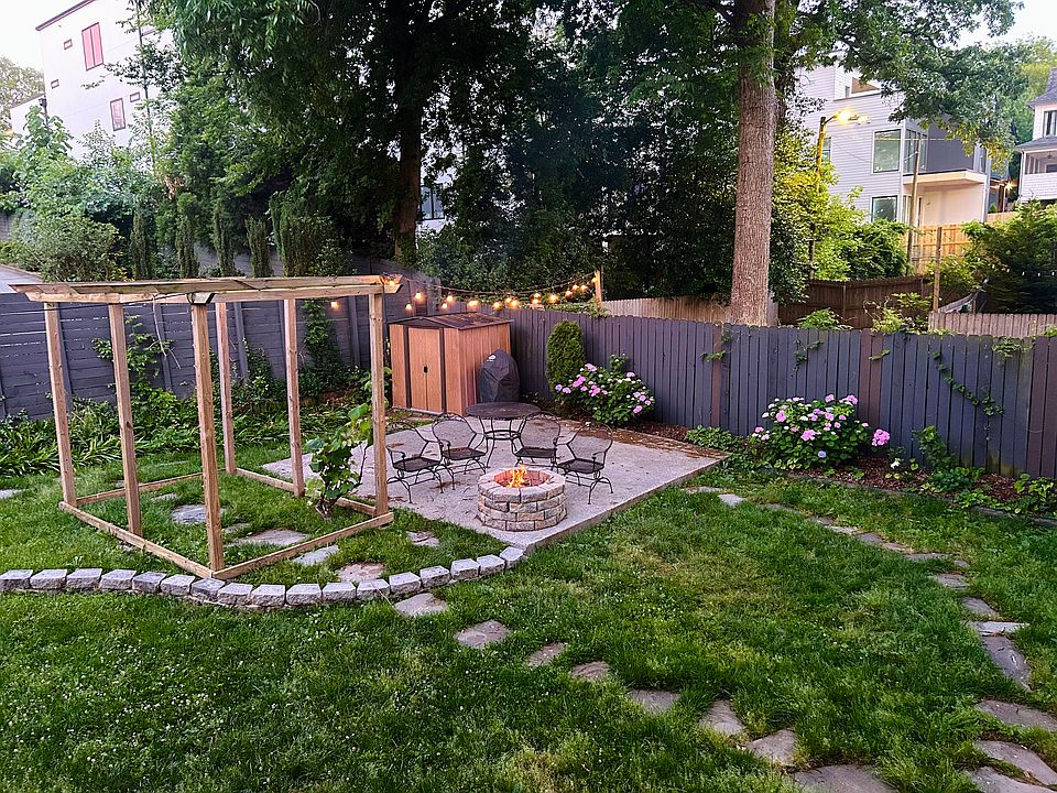 Access to a fenced in back yard