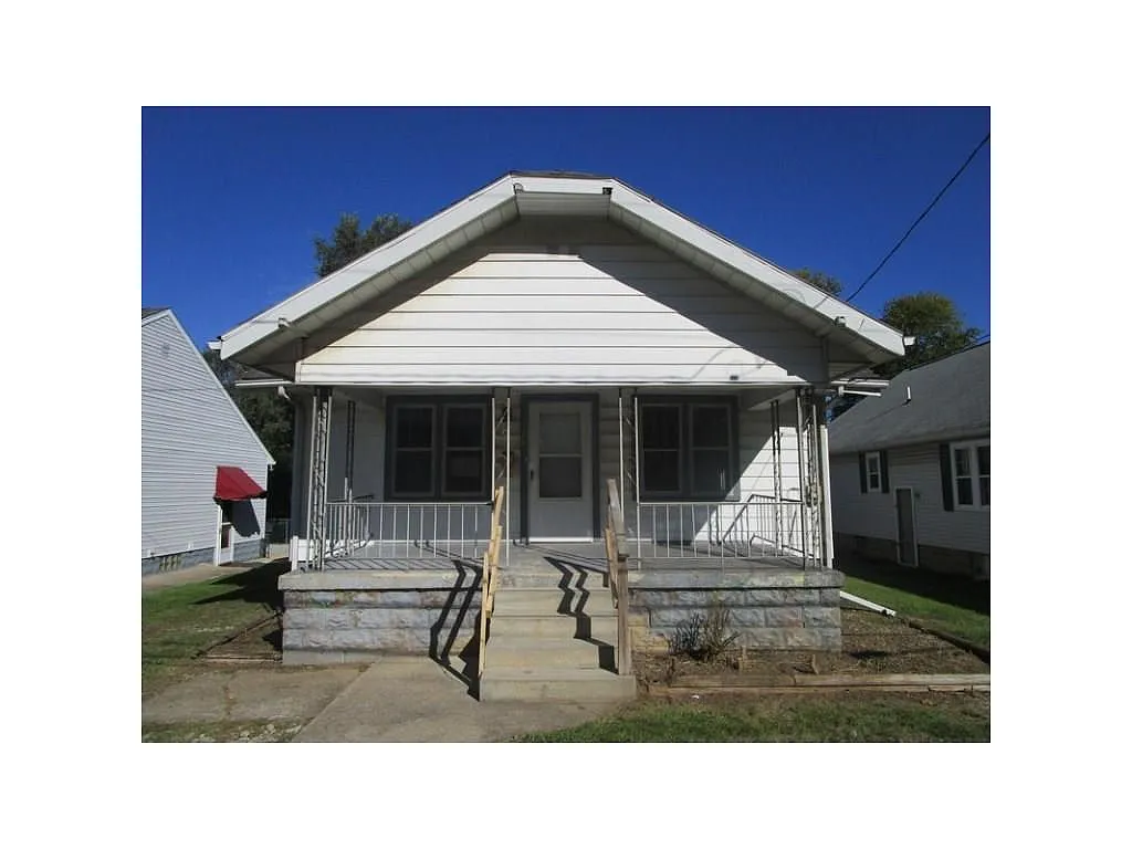 1100 E 38th St photo 1