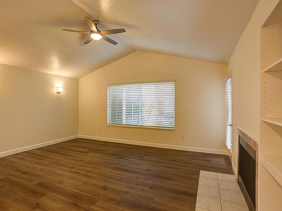 5th image of 907 SE Park Crest Ave