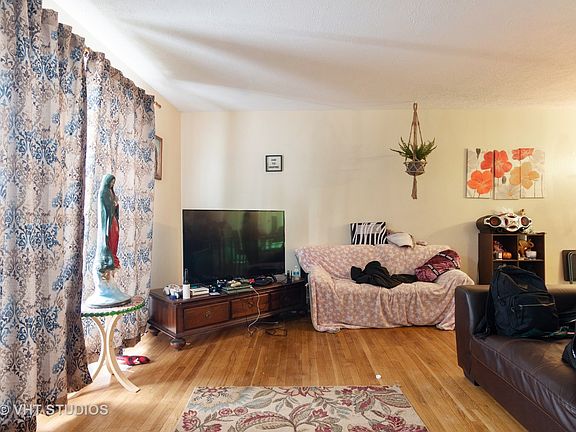 3rd image of 2023 Duxbury Ct