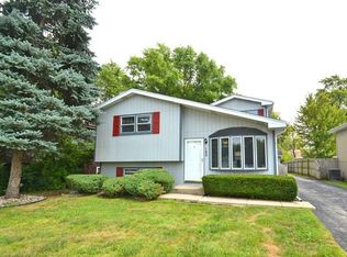 165 Ridgewood Ave, Bensenville, IL 60106