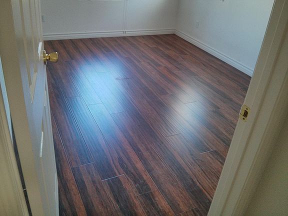 Another J&J bedroom with the full closet