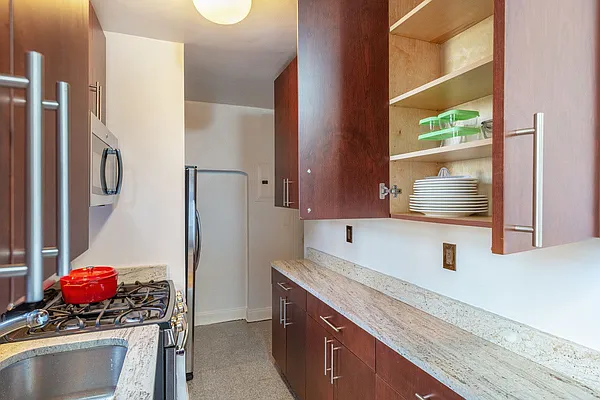 Rented by R New York | media 15