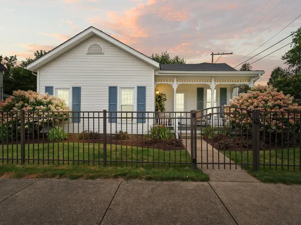 208 S 1st St, Pierceton, IN 46562