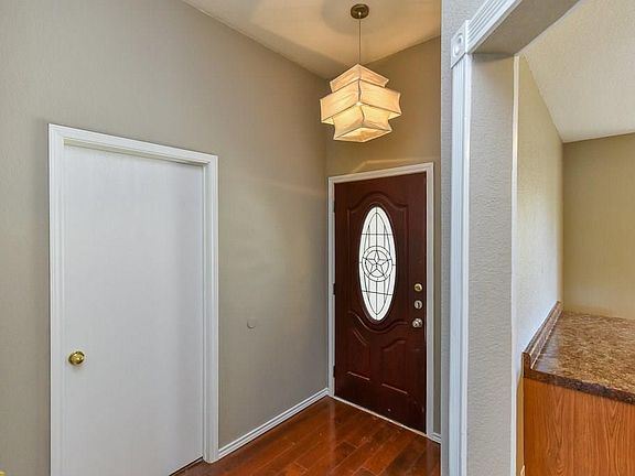 5th image of 5718 Creekridge Dr