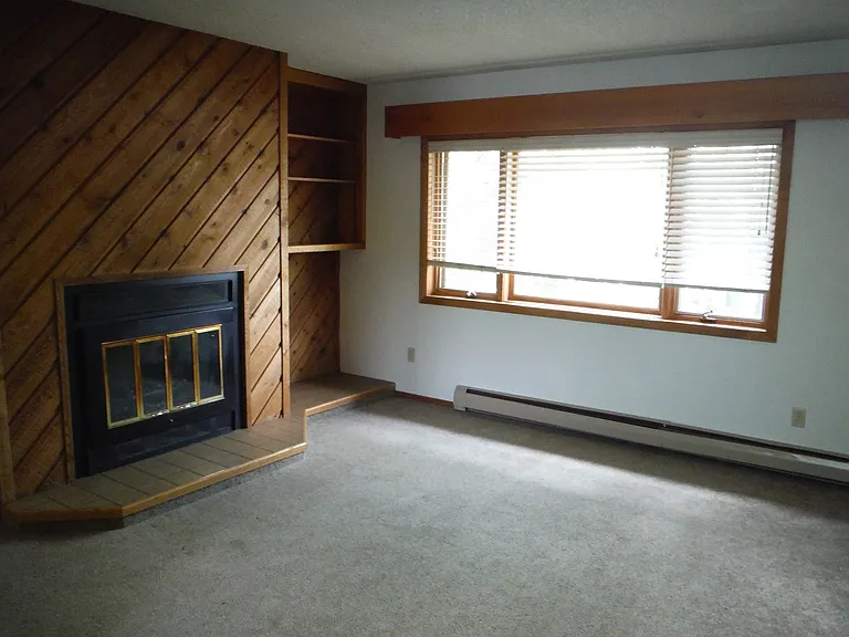 210 S 15th Ave #24 — Photo 3