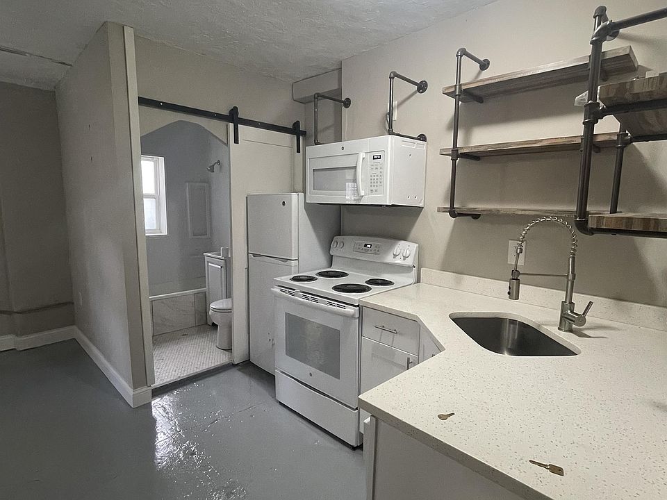 1st image of 3136 Grand Ave APT 3