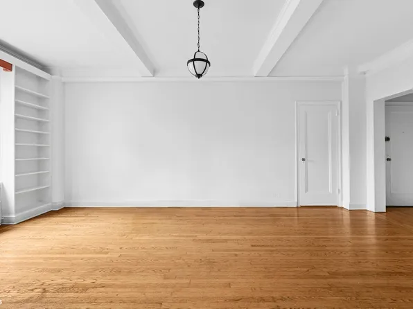 242 East 19th Street image 4 of 15