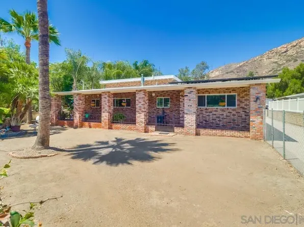 12718 Willow Rd, Lakeside, CA 92040
