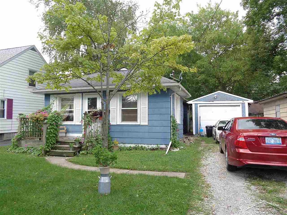 1st image of 815 Larch St
