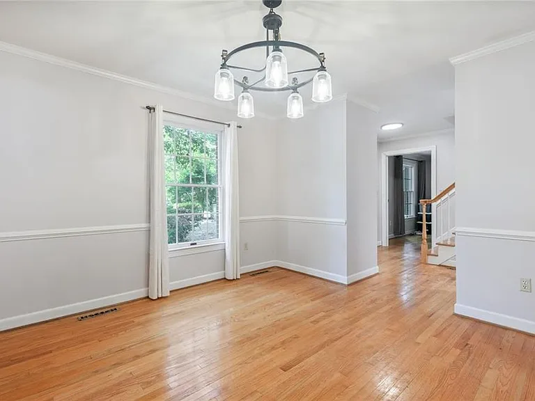 1433 Williams Cir — Photo 13