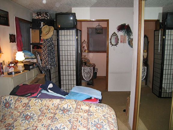 Master Bedroom looking at 1/2 Bath