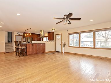 123 N Main St, Mount Prospect, IL 60056 | Zillow