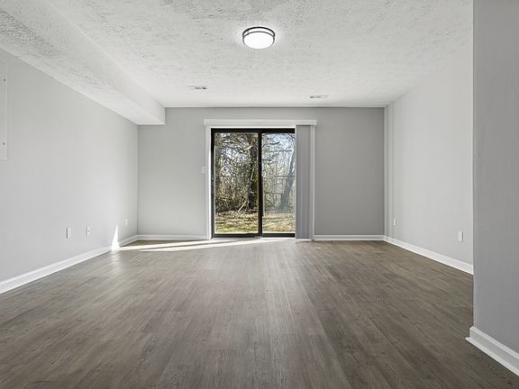 4th image of 1649 Foxhaven Dr APT 11