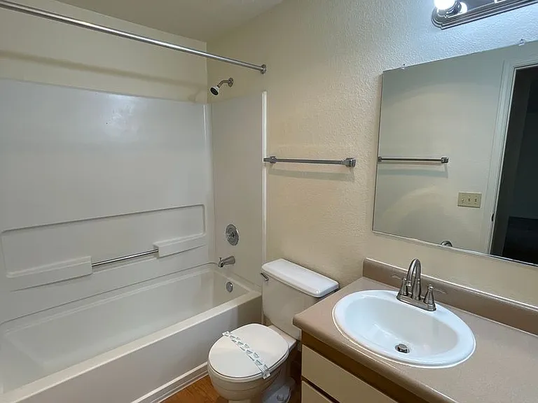 CEDAR MILL VILLAGE APARTMENTS — Photo 10