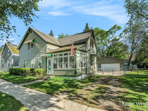 924 W Forest Ave, Muskegon, MI 49441