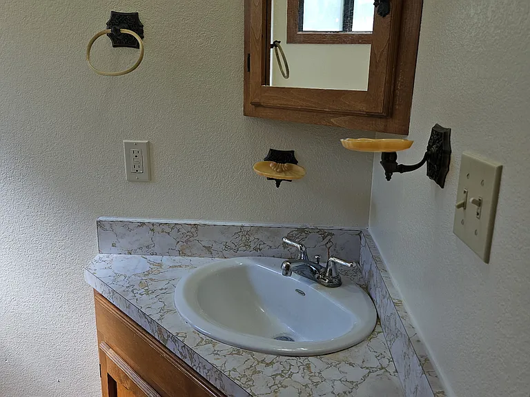 325 SW 7th Ave — Photo 6