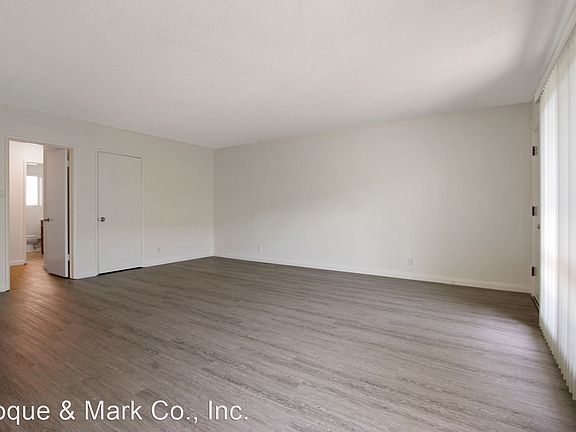 4th image of 918 11th St APT 2