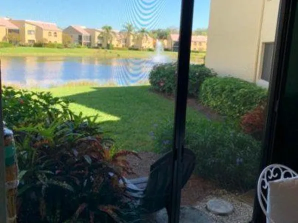 601 Beachwalk Cir, Naples, FL