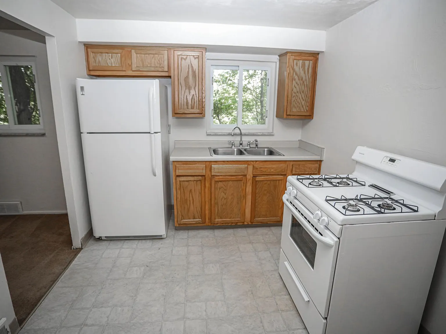 2 bed, $980 — Photo 4