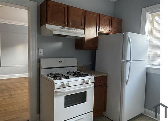5th image of 7554 S Colfax Ave #3