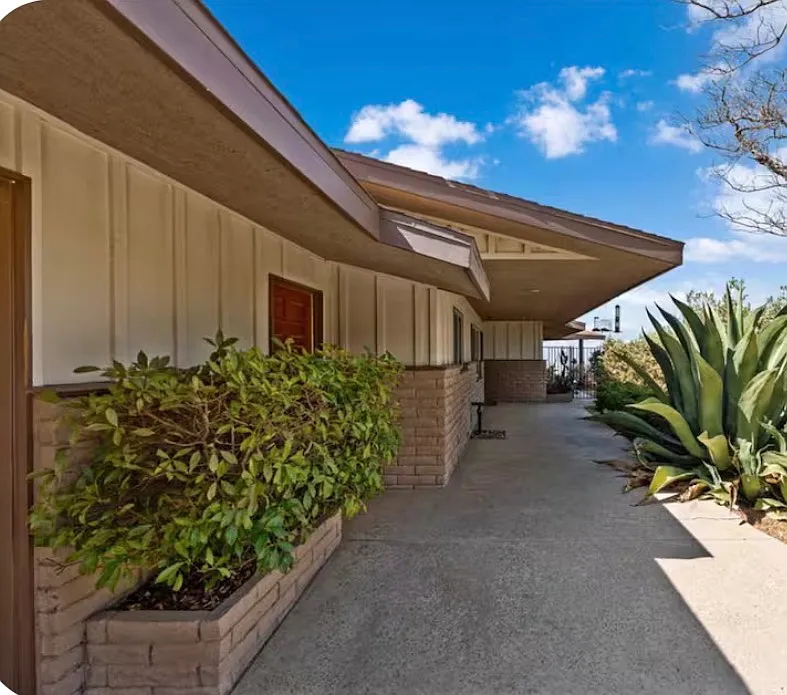 Lakeview Dr, Palmdale — Photo 1