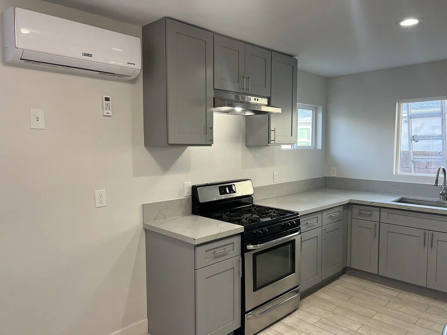 2 bed, 660 sqft, $2,750 — Photo 1