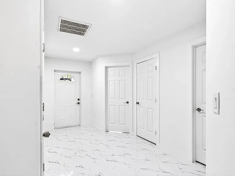 2413 Ansel Ave S — Photo 12