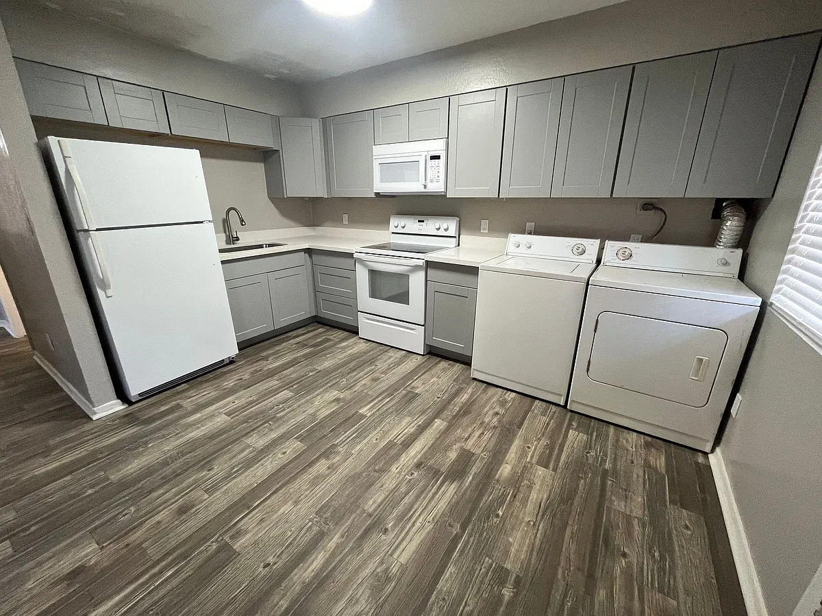 Building Photo - 1249 W Pierce St #2