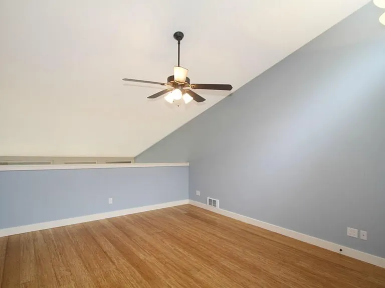 13954 NE 60th Way — Photo 11