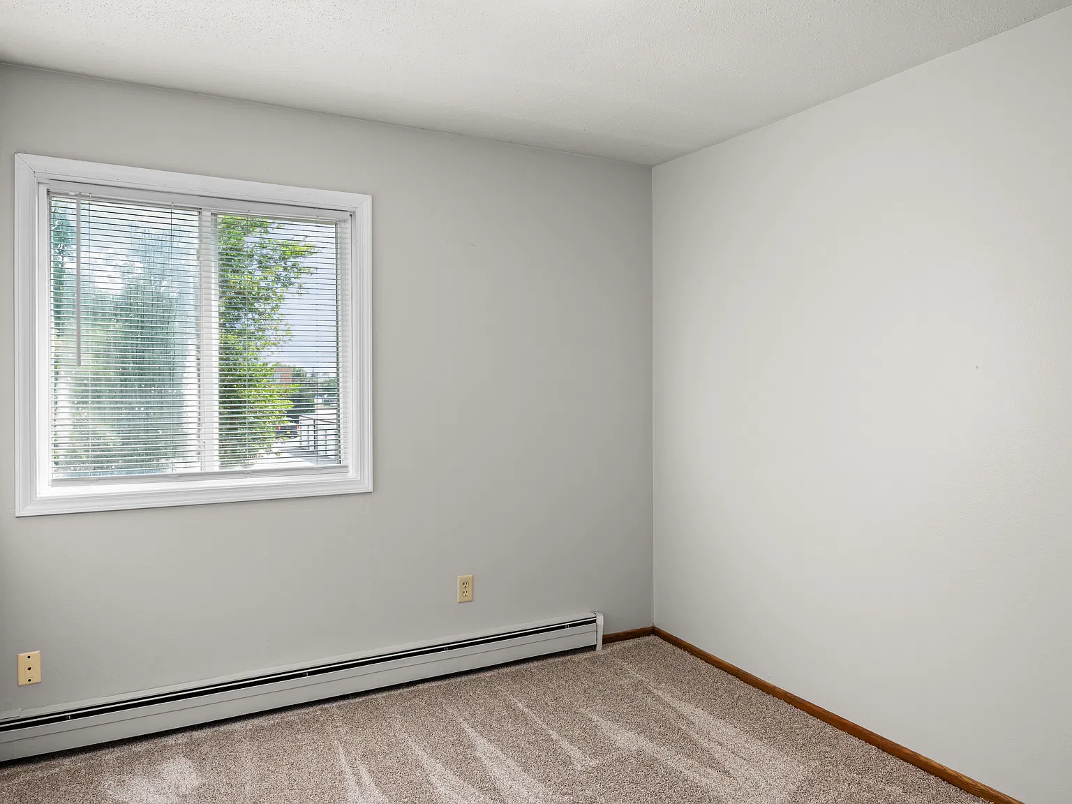 2 bed, 675 sqft, $750 — Photo 2