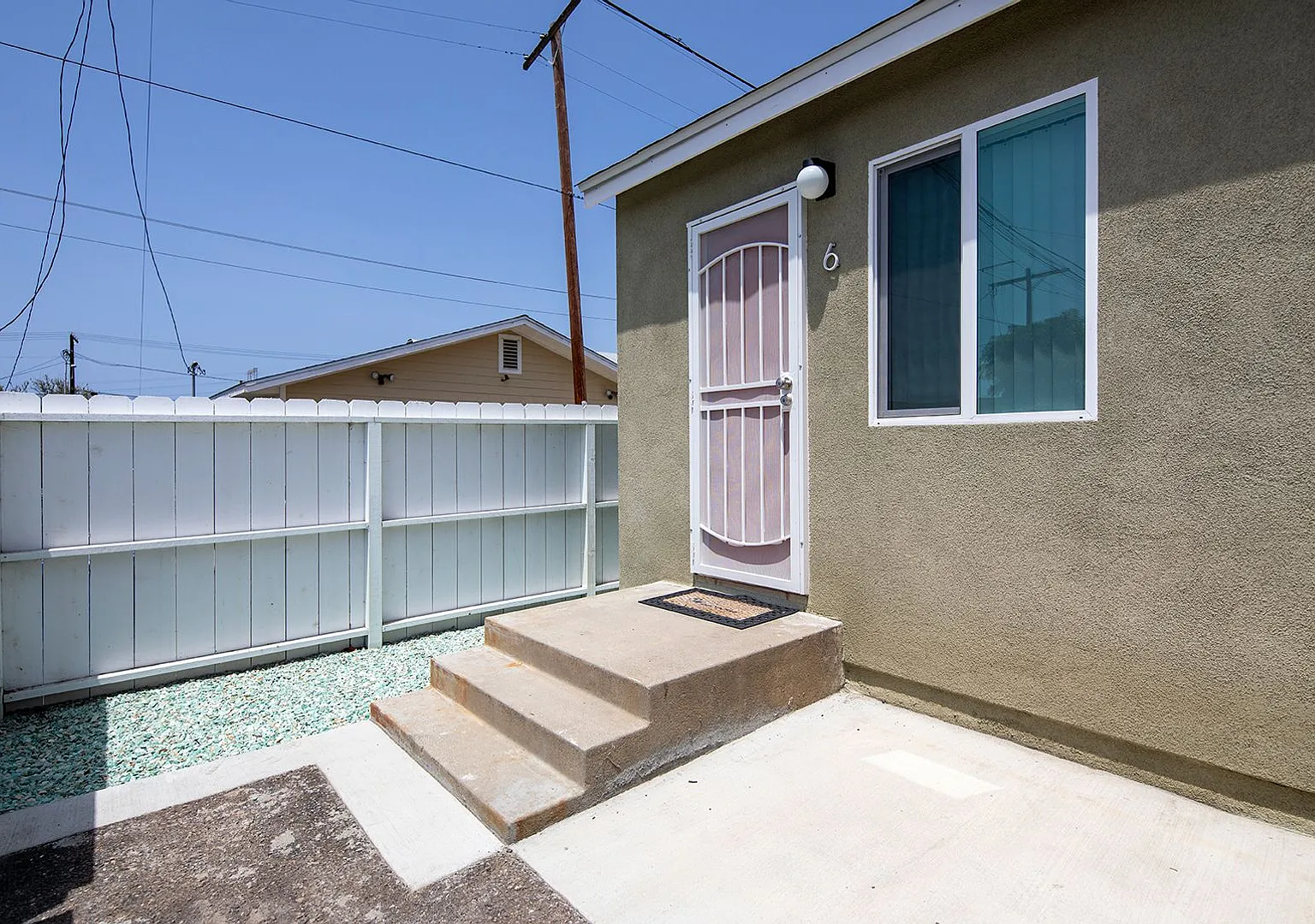 1414 Roosevelt Ave — Photo 3