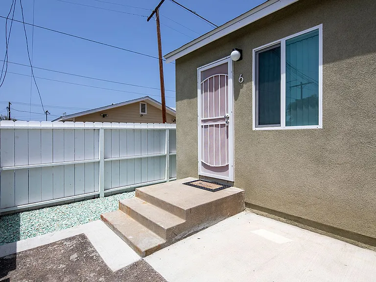 1414 Roosevelt Ave — Photo 18