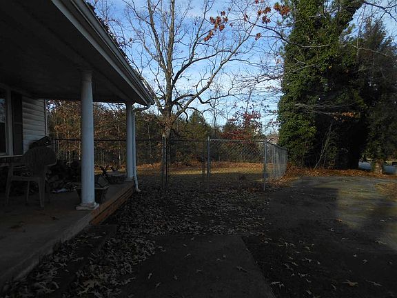 5th image of 481 Vance St