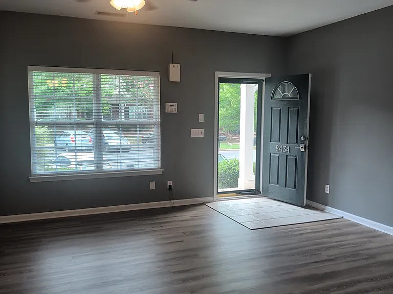 8434 Big Creek Ct — Photo 9