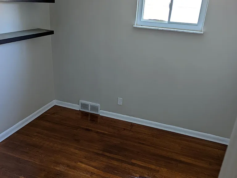 233 Cook Ave — Photo 8