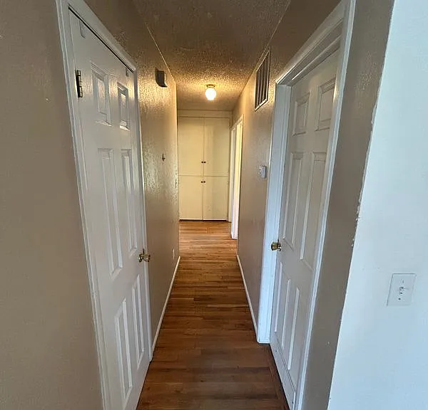 613 Crawford Ave — Photo 12