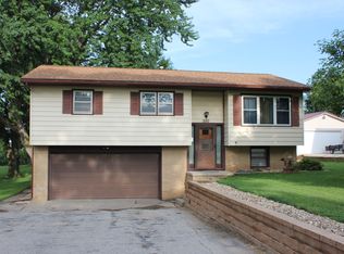250 S 8th St, Raymond, IA 50667