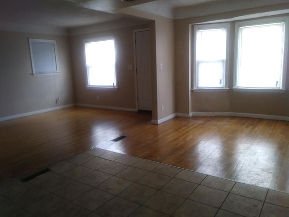 2nd image of 14438 Rosemary St